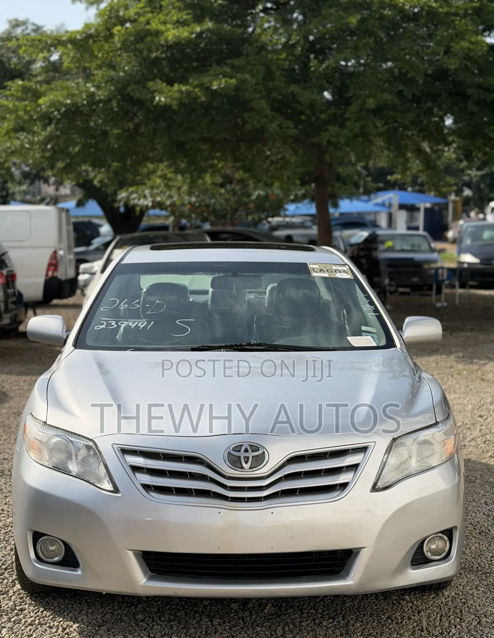 Toyota Camry XLE 4dr Sedan (2.5L 4cyl 6AM) 2010 Silver