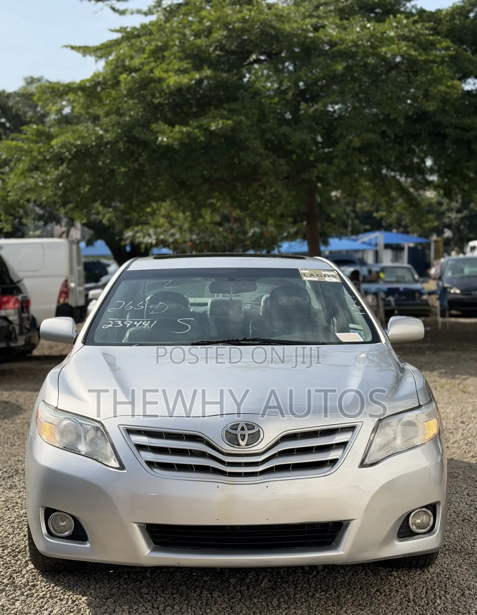 Toyota Camry XLE 4dr Sedan (2.5L 4cyl 6AM) 2010 Silver