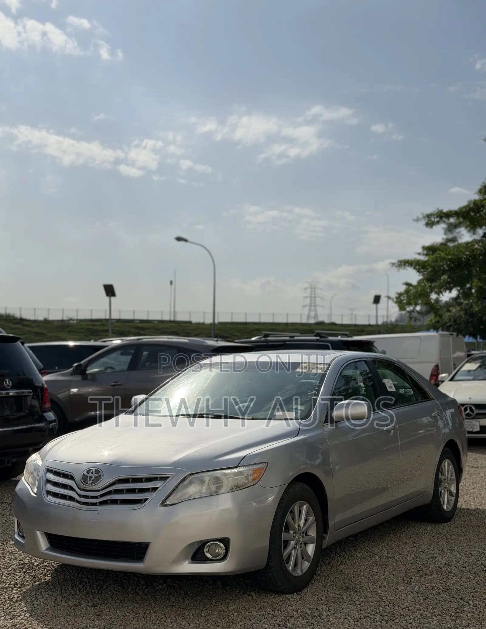 Toyota Camry XLE 4dr Sedan (2.5L 4cyl 6AM) 2010 Silver