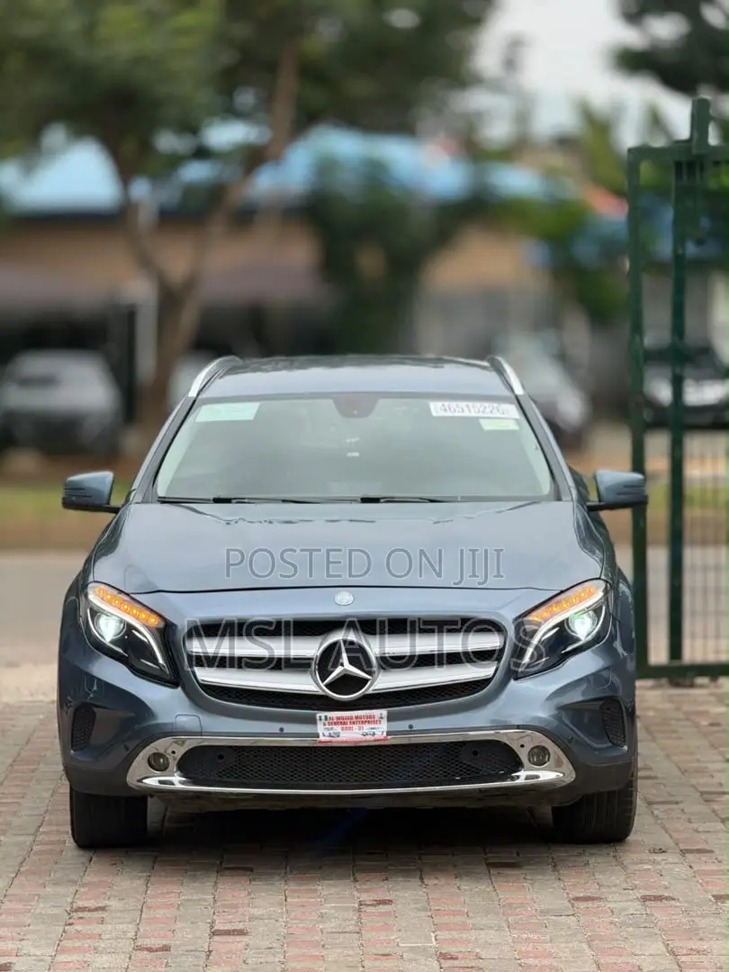 Mercedes-Benz GLA 250 2016 Blue