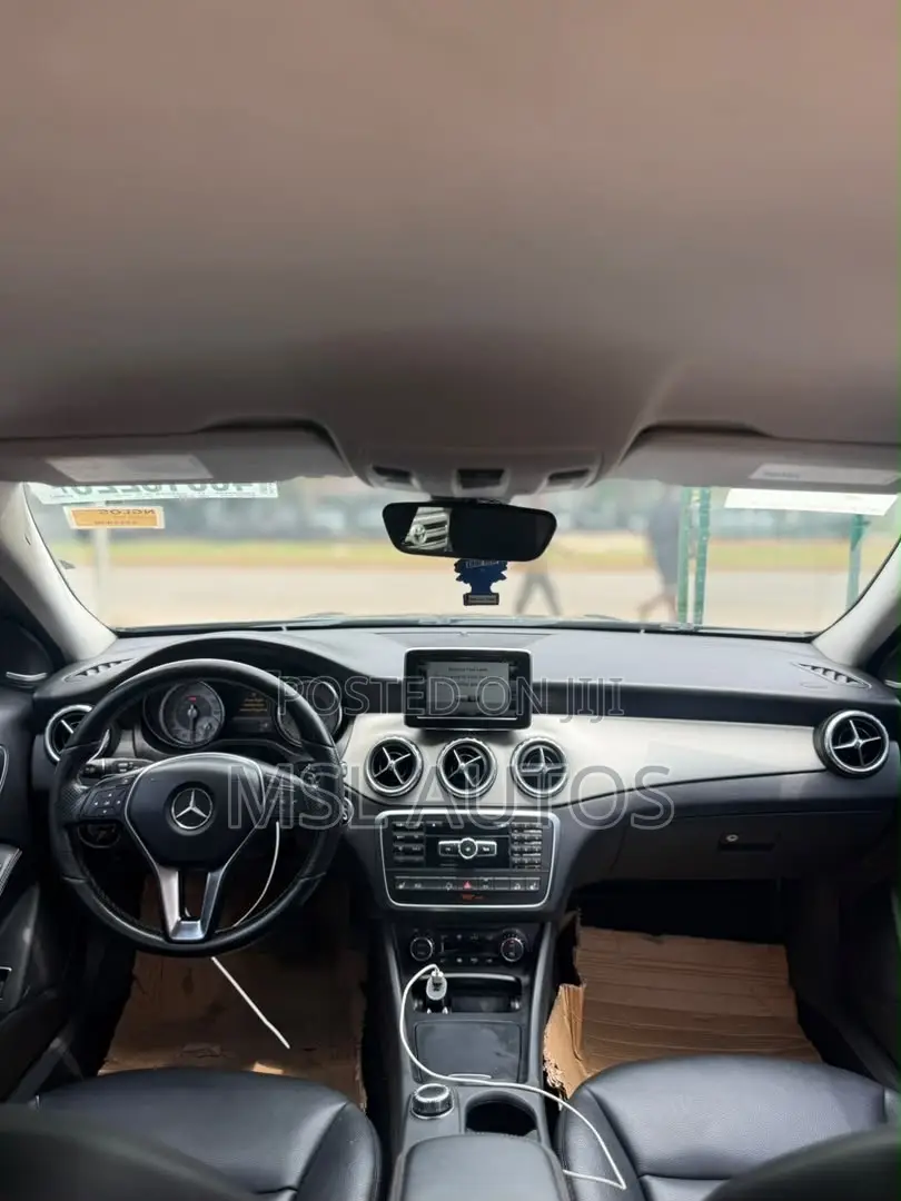 Mercedes-Benz GLA 250 2016 Blue