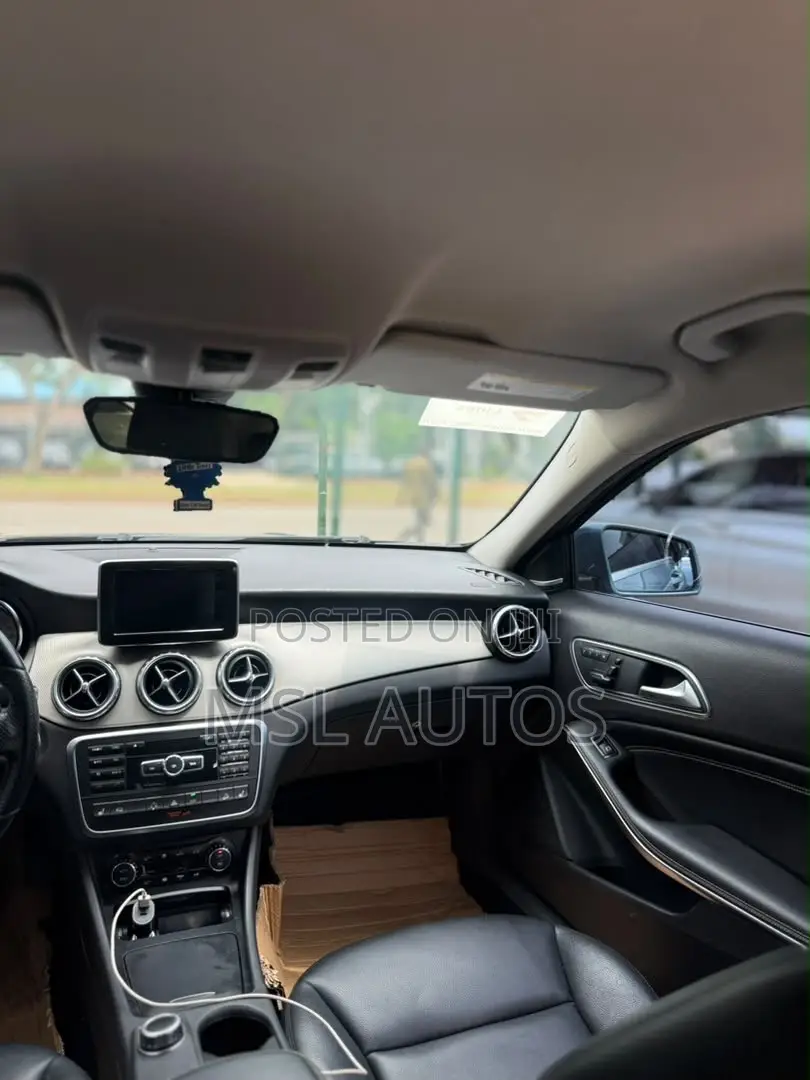 Mercedes-Benz GLA 250 2016 Blue