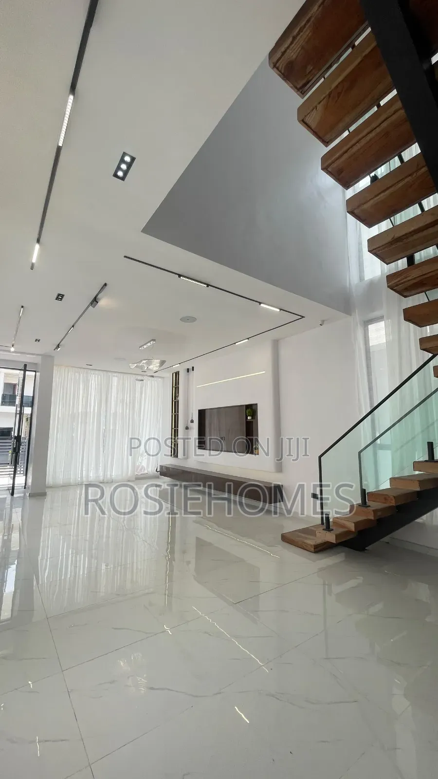 5bdrm Duplex in Harris Drive, VGC / Ajah for sale