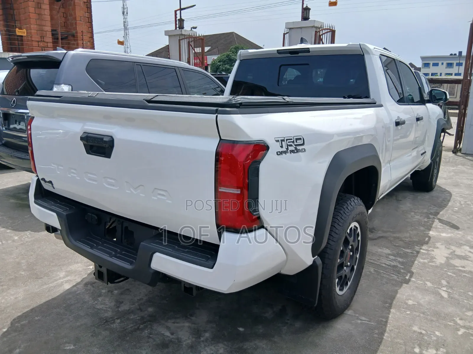 New Toyota Tacoma TRD Off-Road Double Cab 4WD 5.0 ft. SB (Automatic)