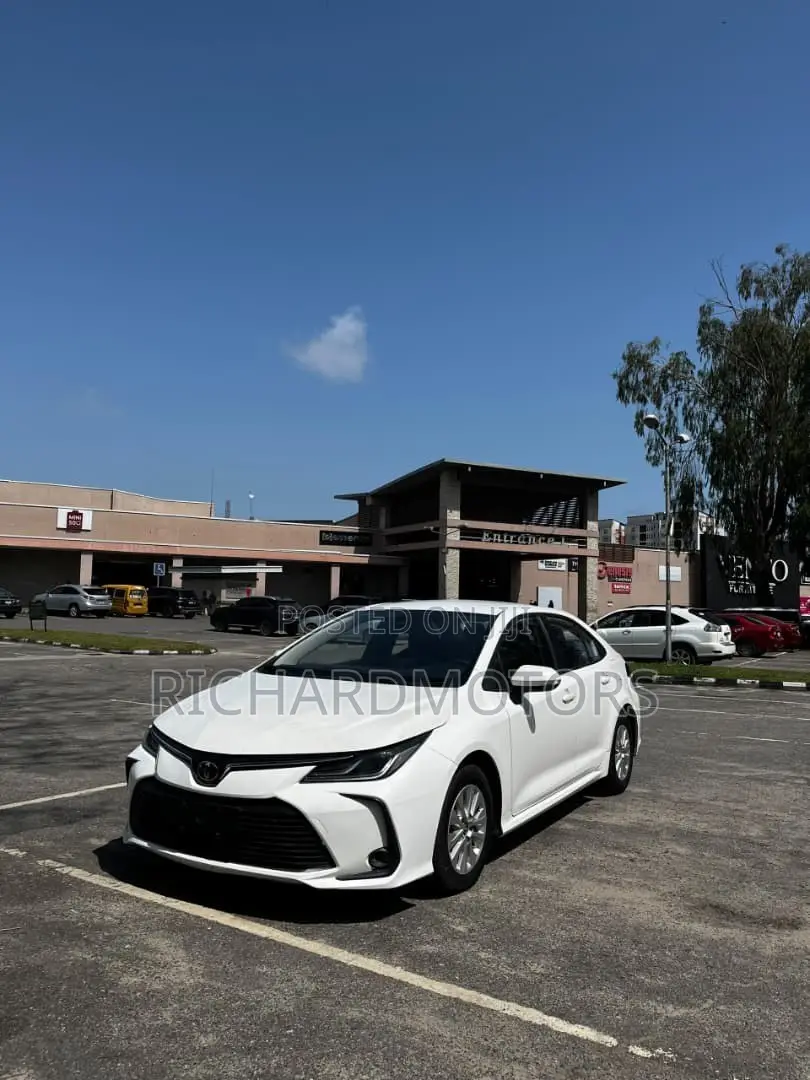 New Toyota Corolla XSE 2023 White