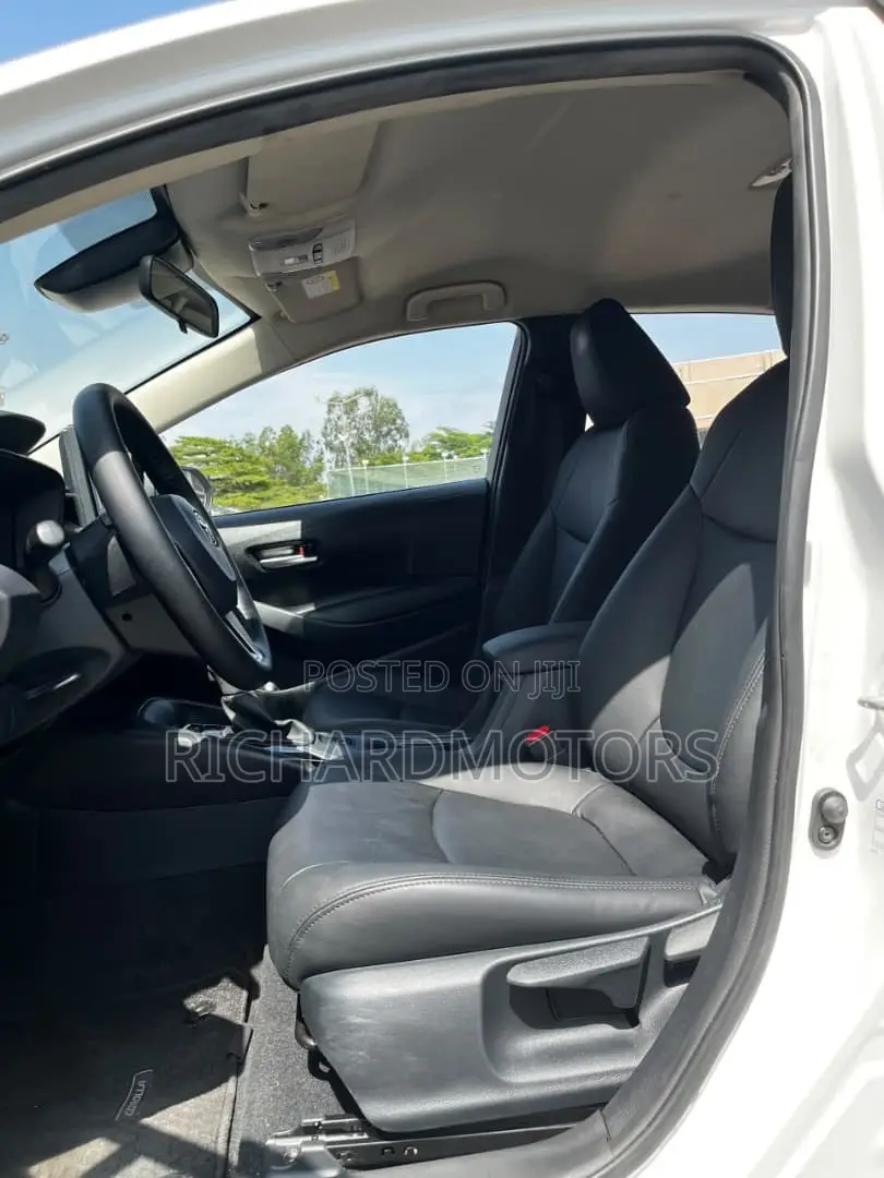 New Toyota Corolla XSE 2023 White