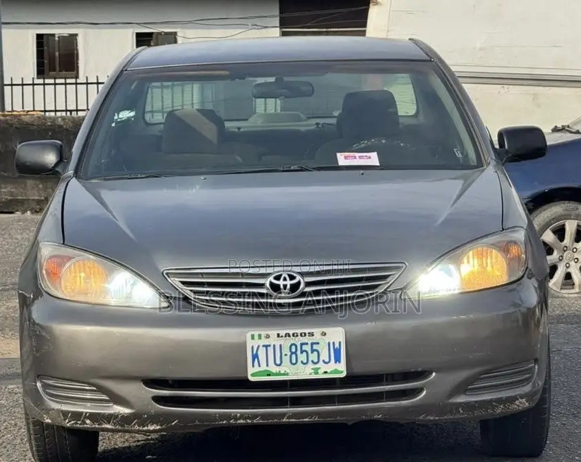 Toyota Camry 2004 Gray