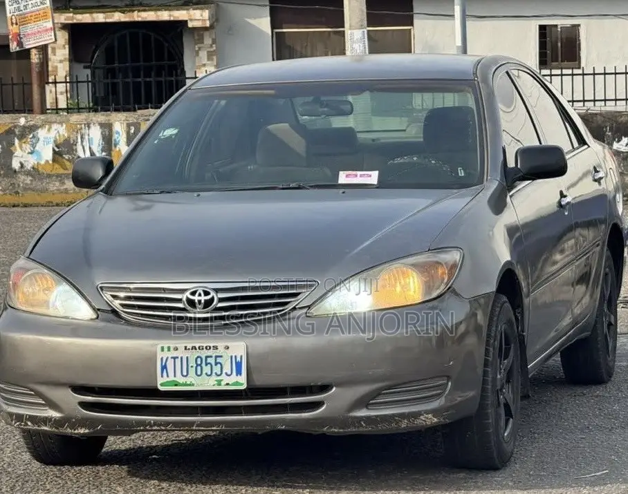 Toyota Camry 2004 Gray