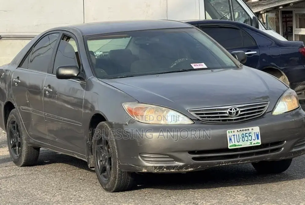 Toyota Camry 2004 Gray