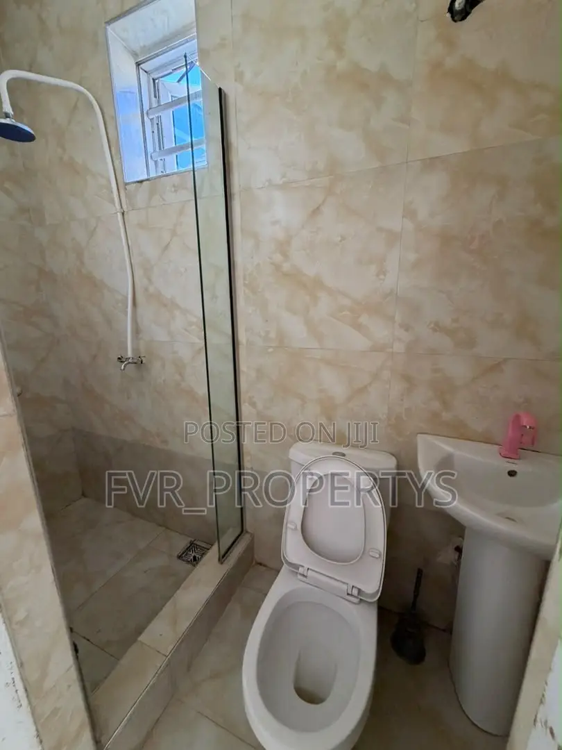 1bdrm Shared Apartment in Divine Homes, Lekki for rent