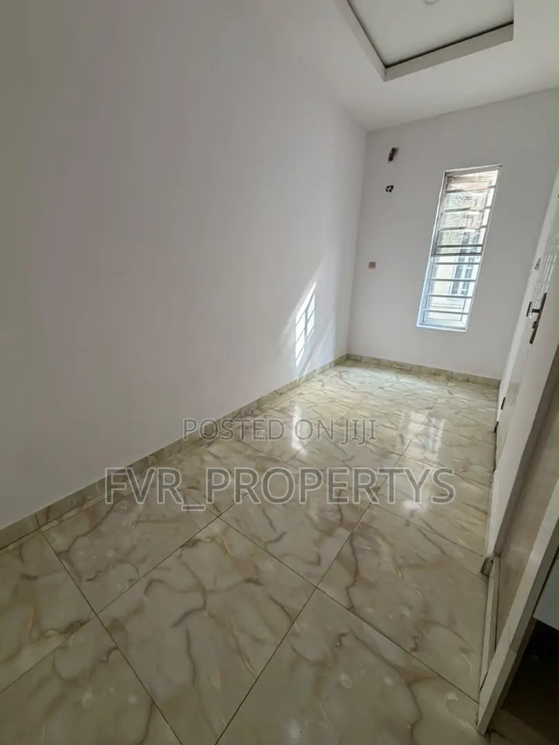 1bdrm Shared Apartment in Divine Homes, Lekki for rent