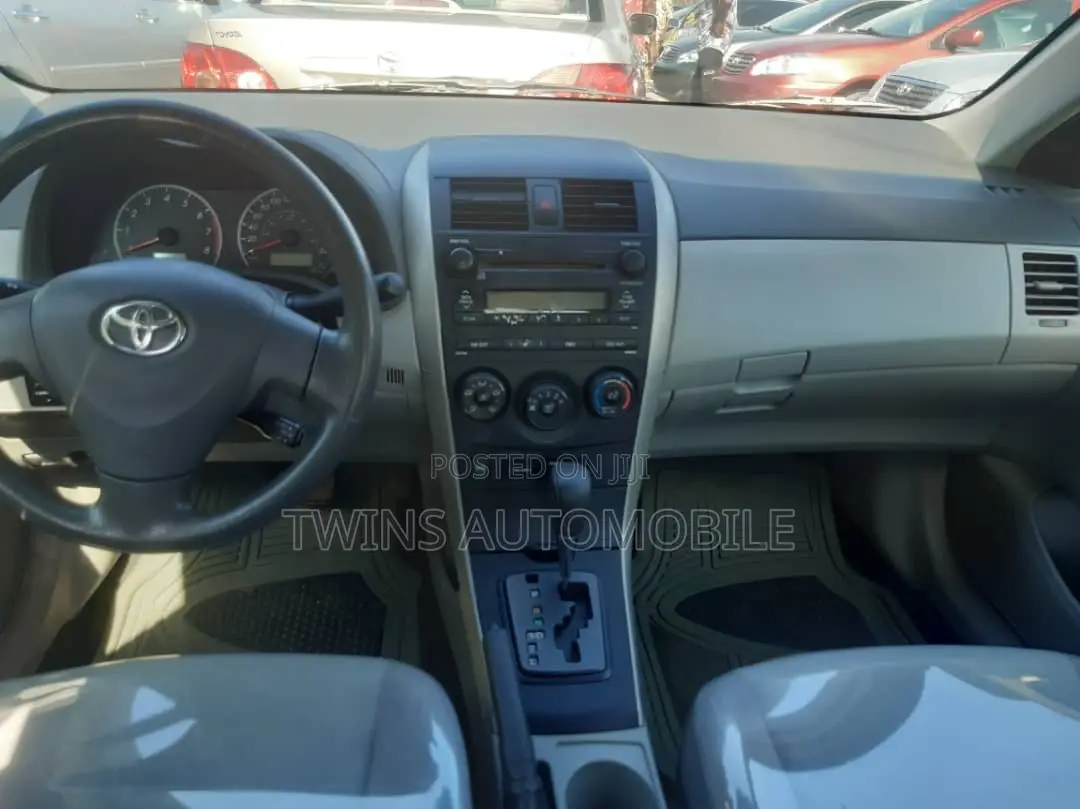 Toyota Corolla LE 4dr Sedan (1.8L 4cyl 4A) 2010 Red