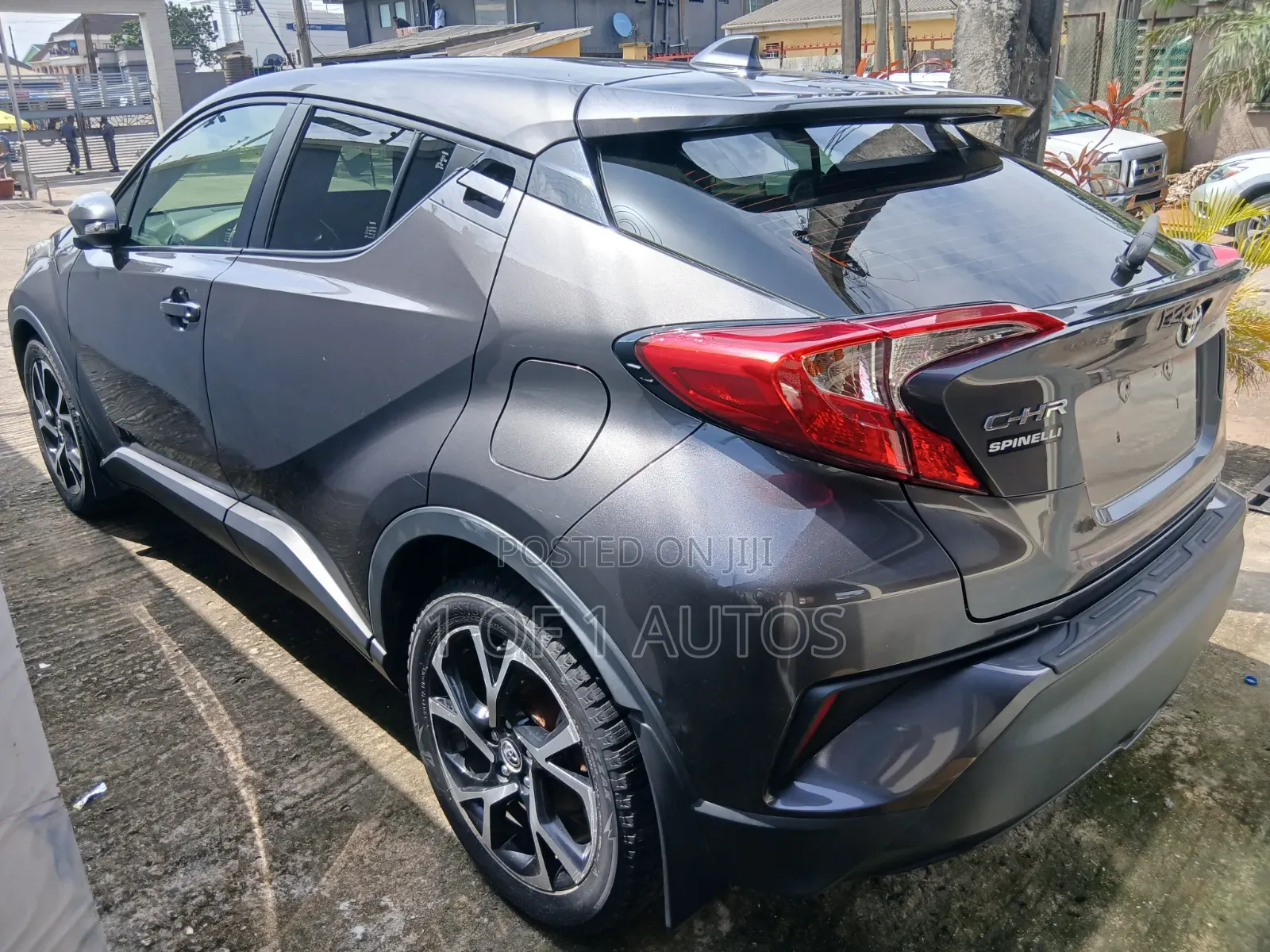 Toyota C-HR XLE FWD 2019 Gray
