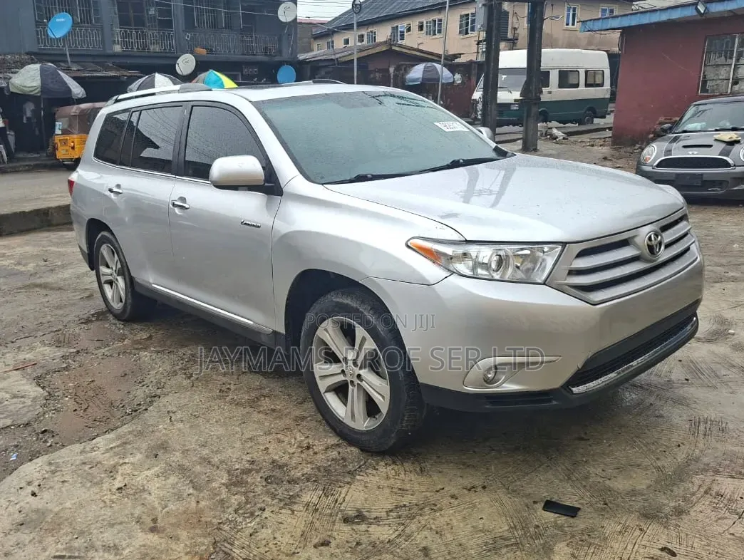 Toyota Highlander Limited 3.5l 4WD 2013 Silver
