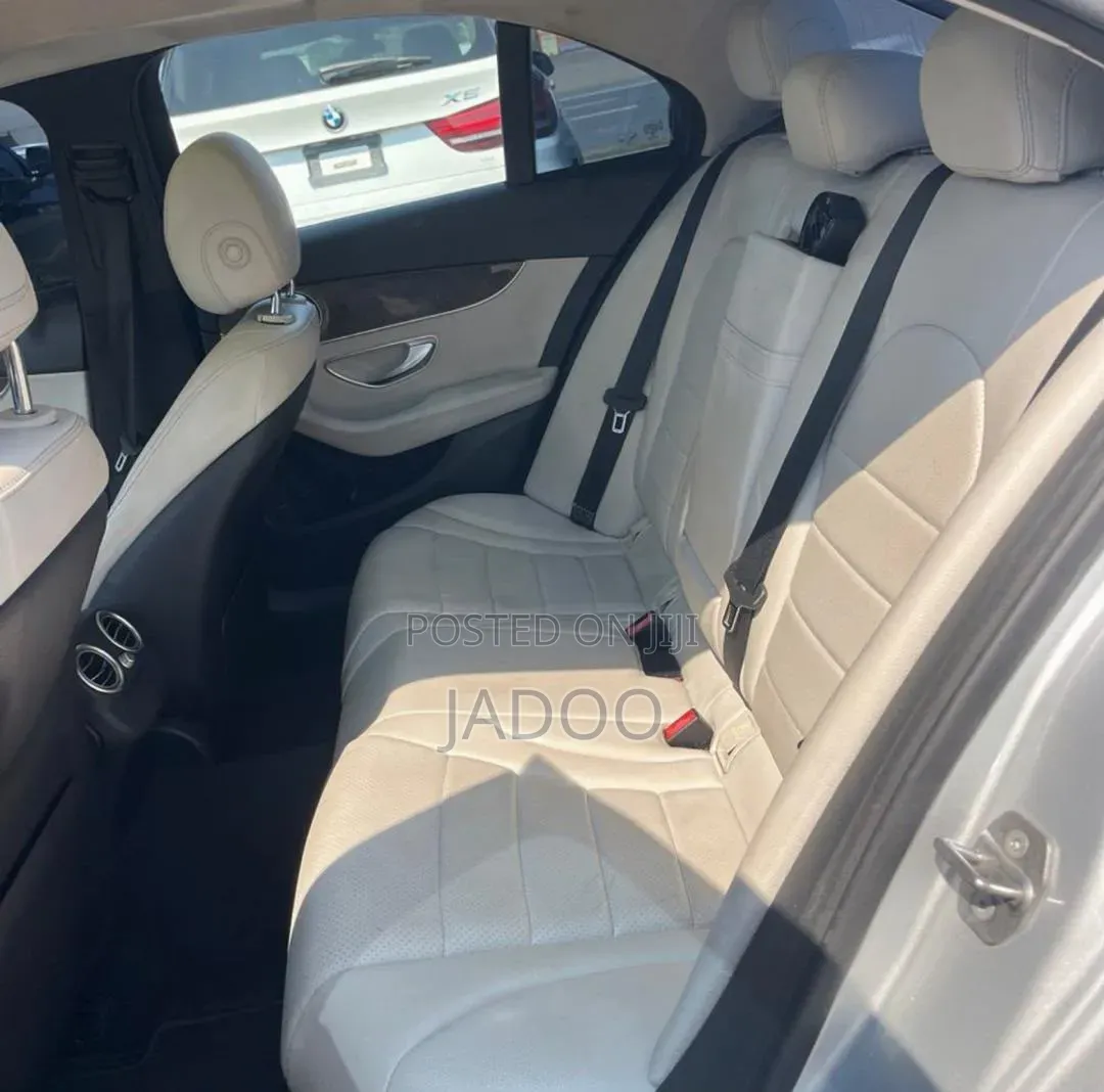 Mercedes-Benz C300 Luxury Sedan RWD (2.0L 4cyl 7A) 2017 Gray