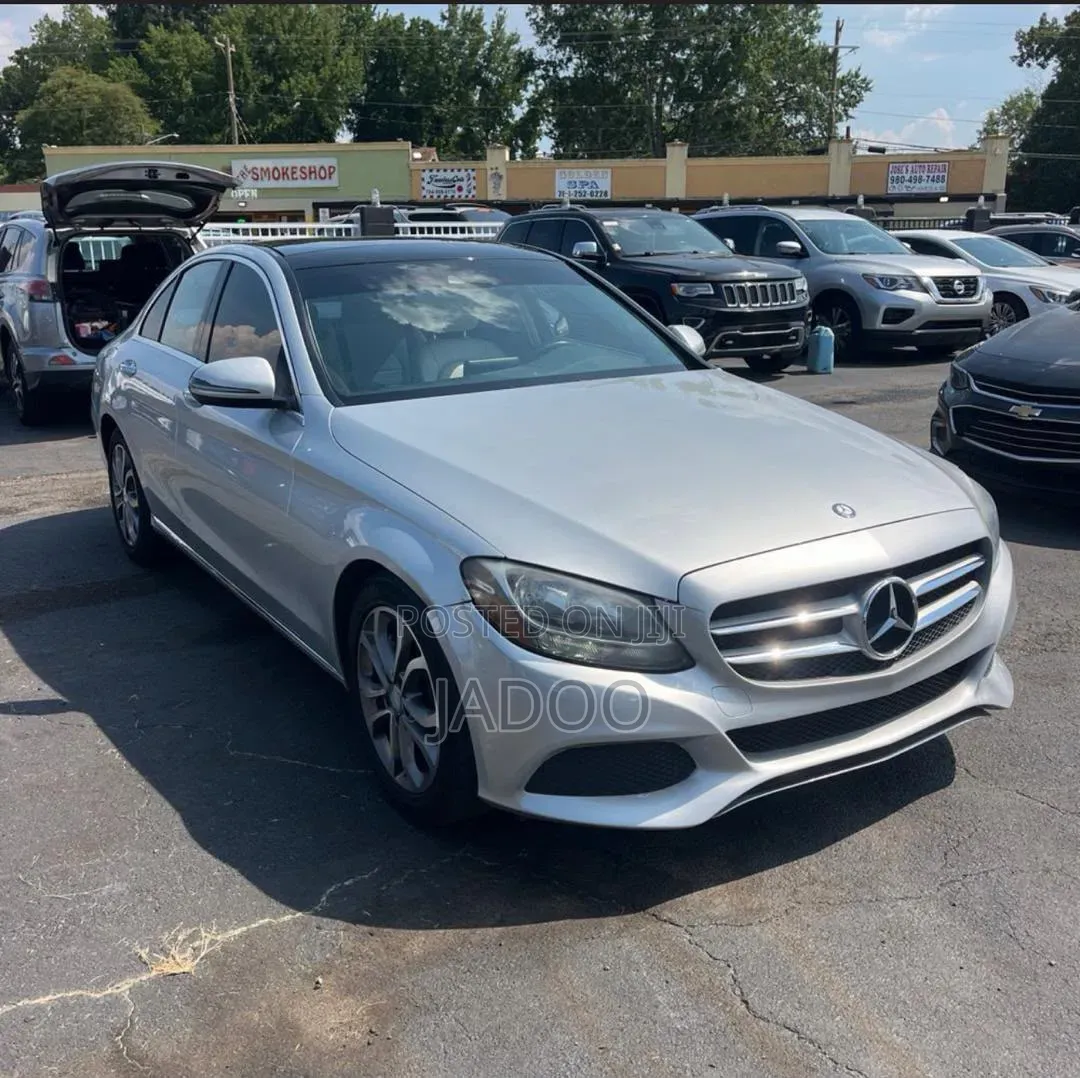 Mercedes-Benz C300 Luxury Sedan RWD (2.0L 4cyl 7A) 2017 Gray