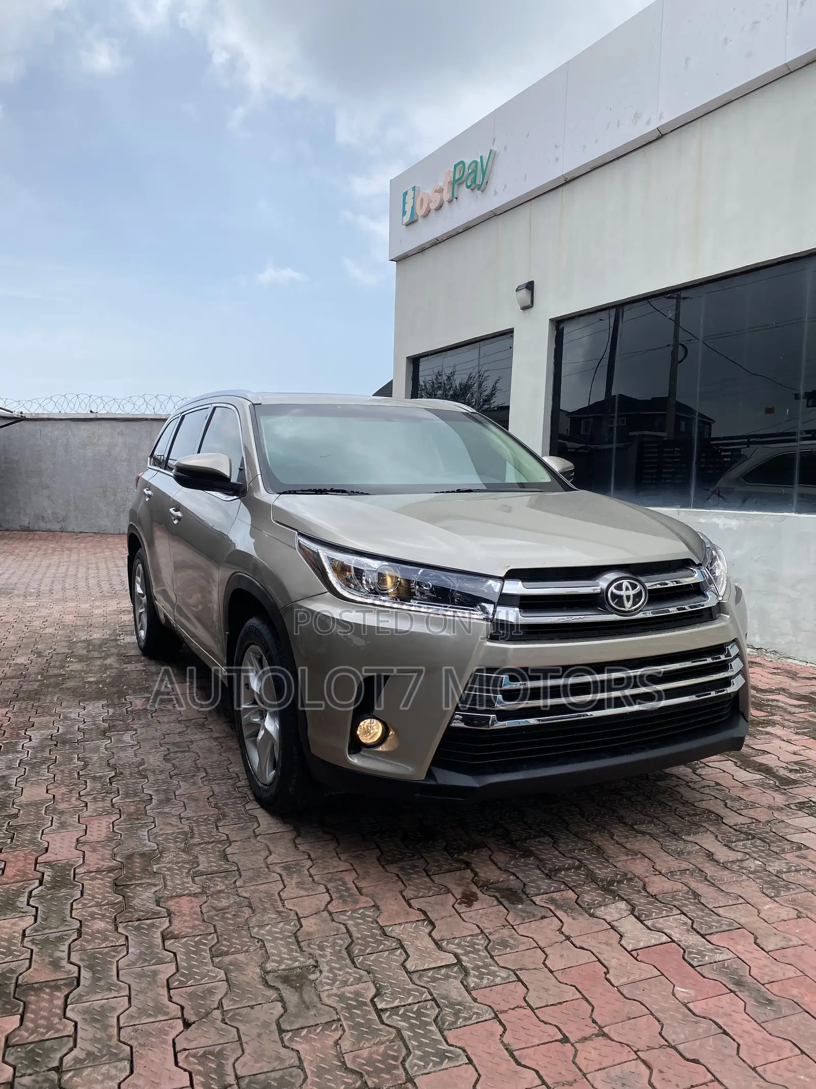 Toyota Highlander Limited 4dr SUV (3.5L 6cyl 6A) 2015 Gold