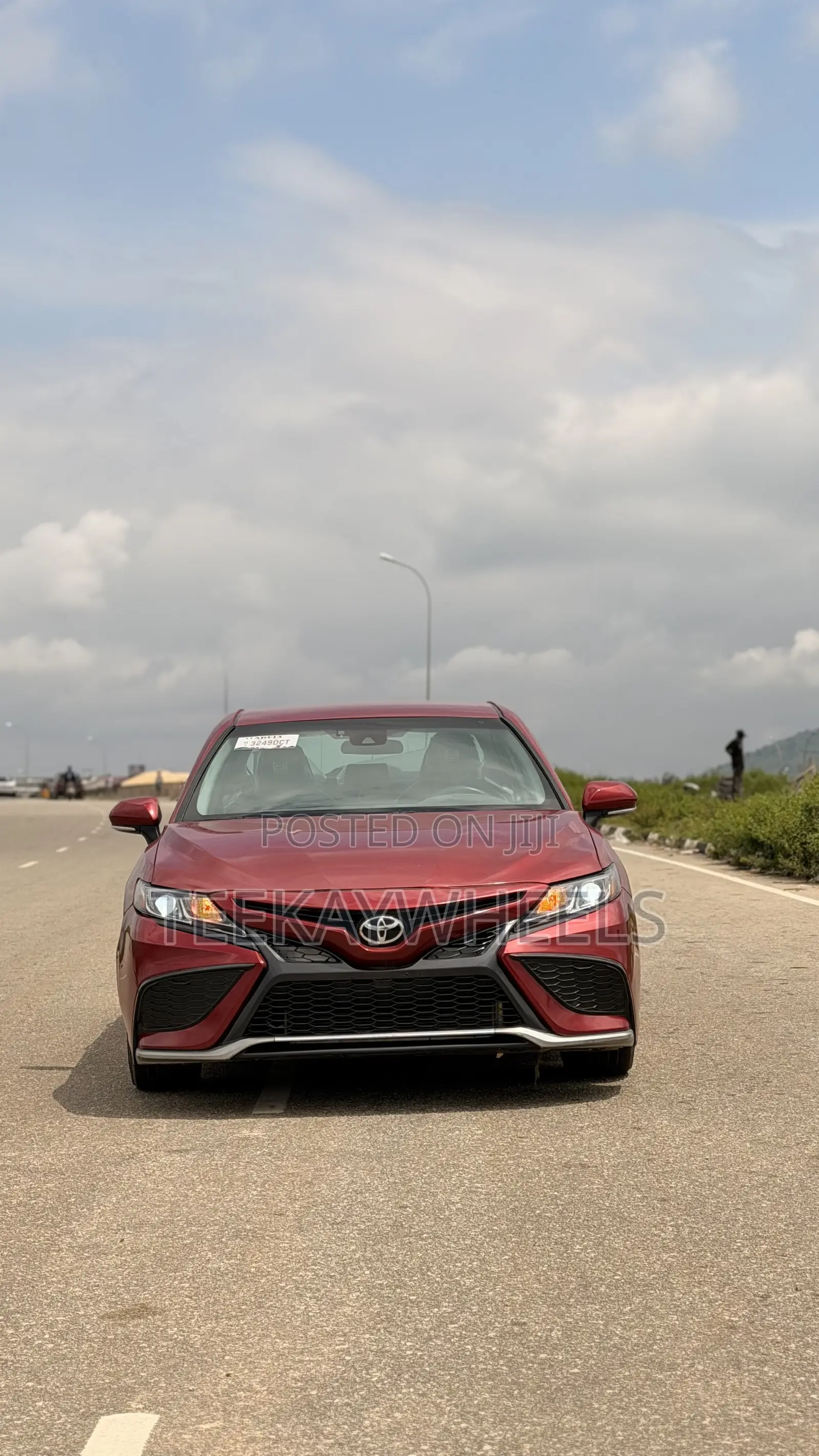 Toyota Camry SE 2023 Red