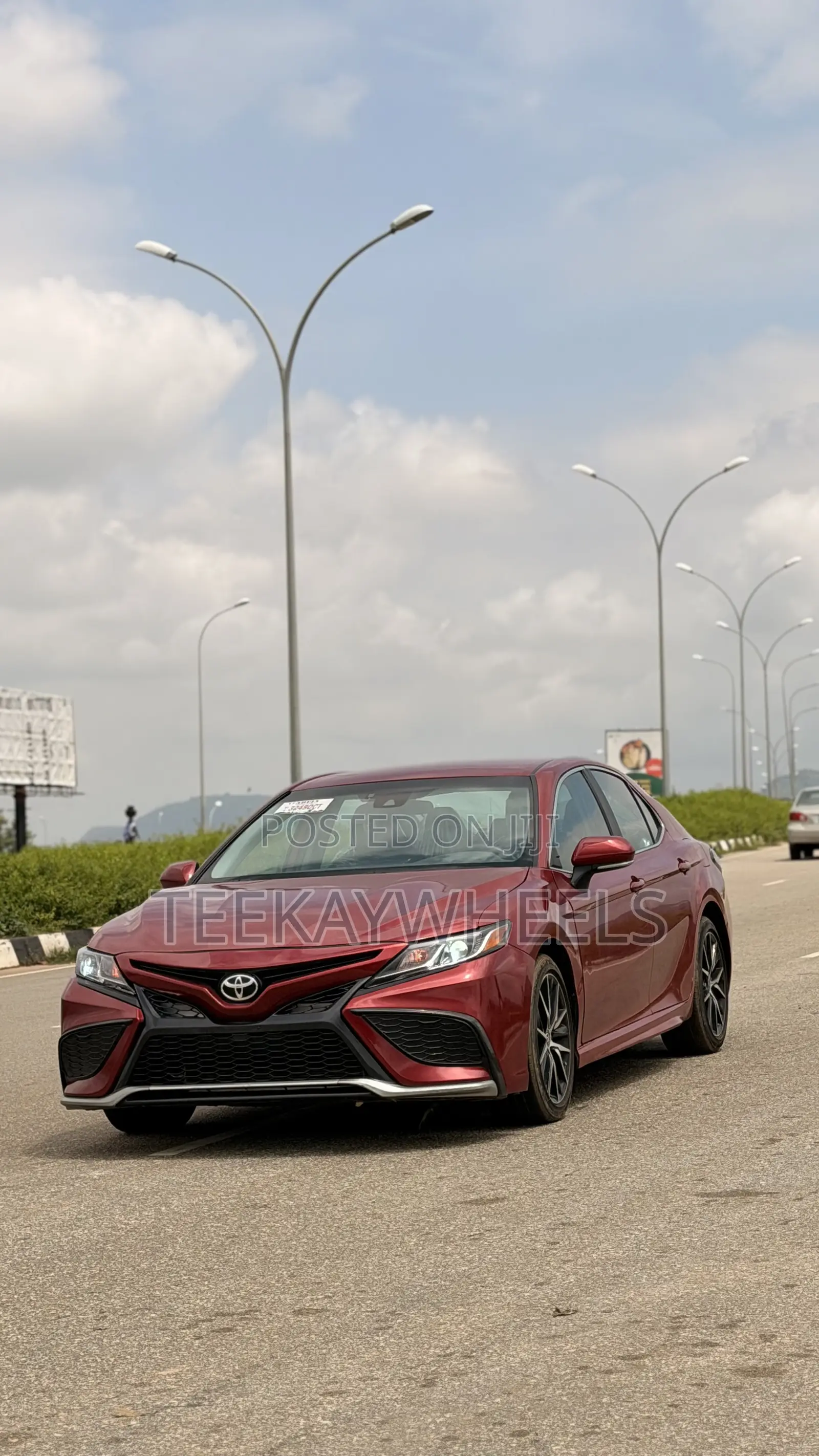 Toyota Camry SE 2023 Red