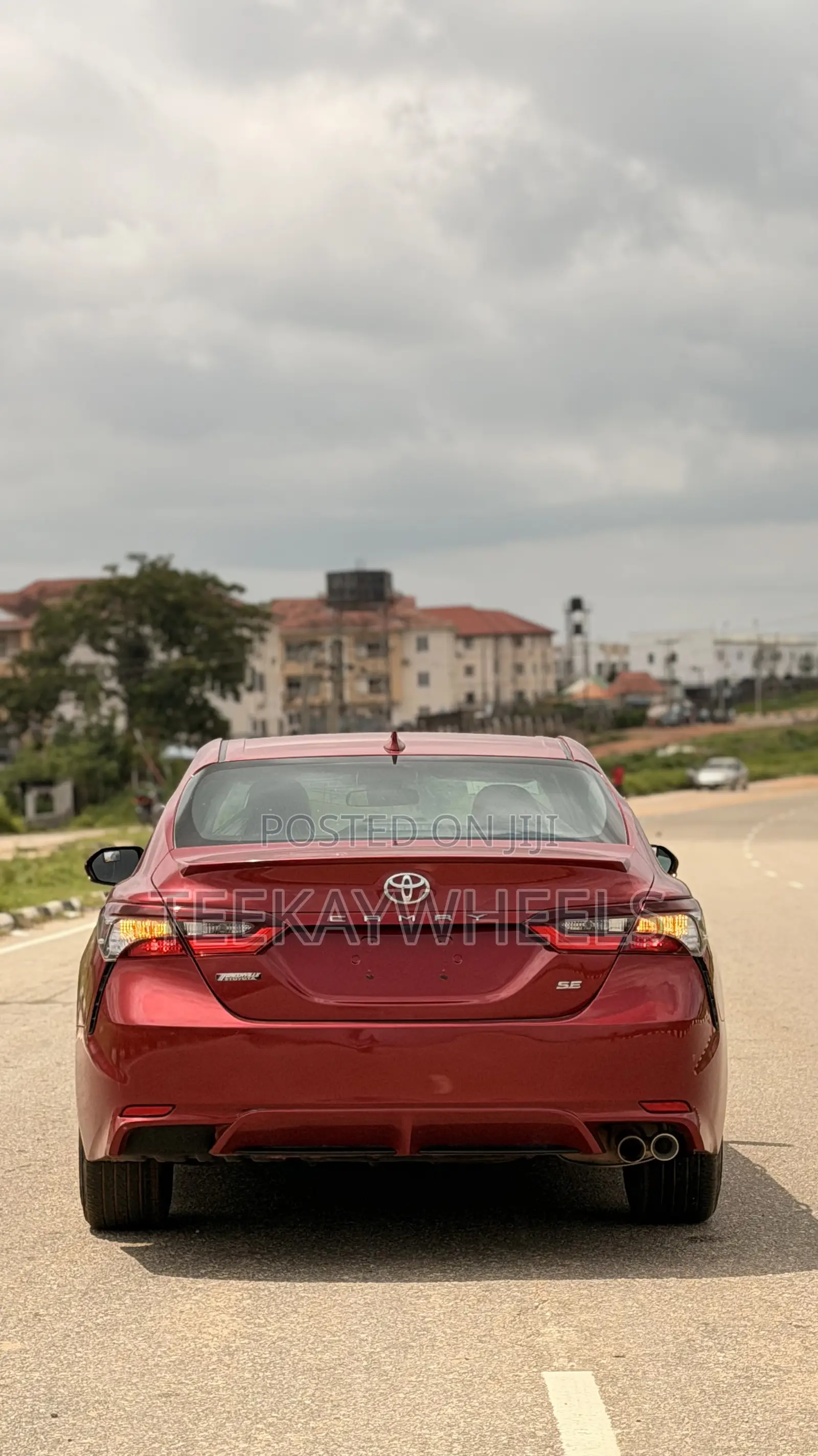 Toyota Camry SE 2023 Red