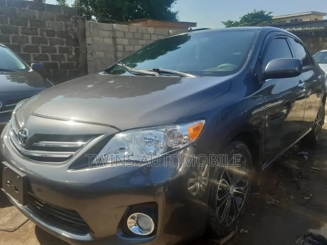Toyota Corolla LE 4dr Sedan (1.8L 4 cyl 4A) 2009 Gray