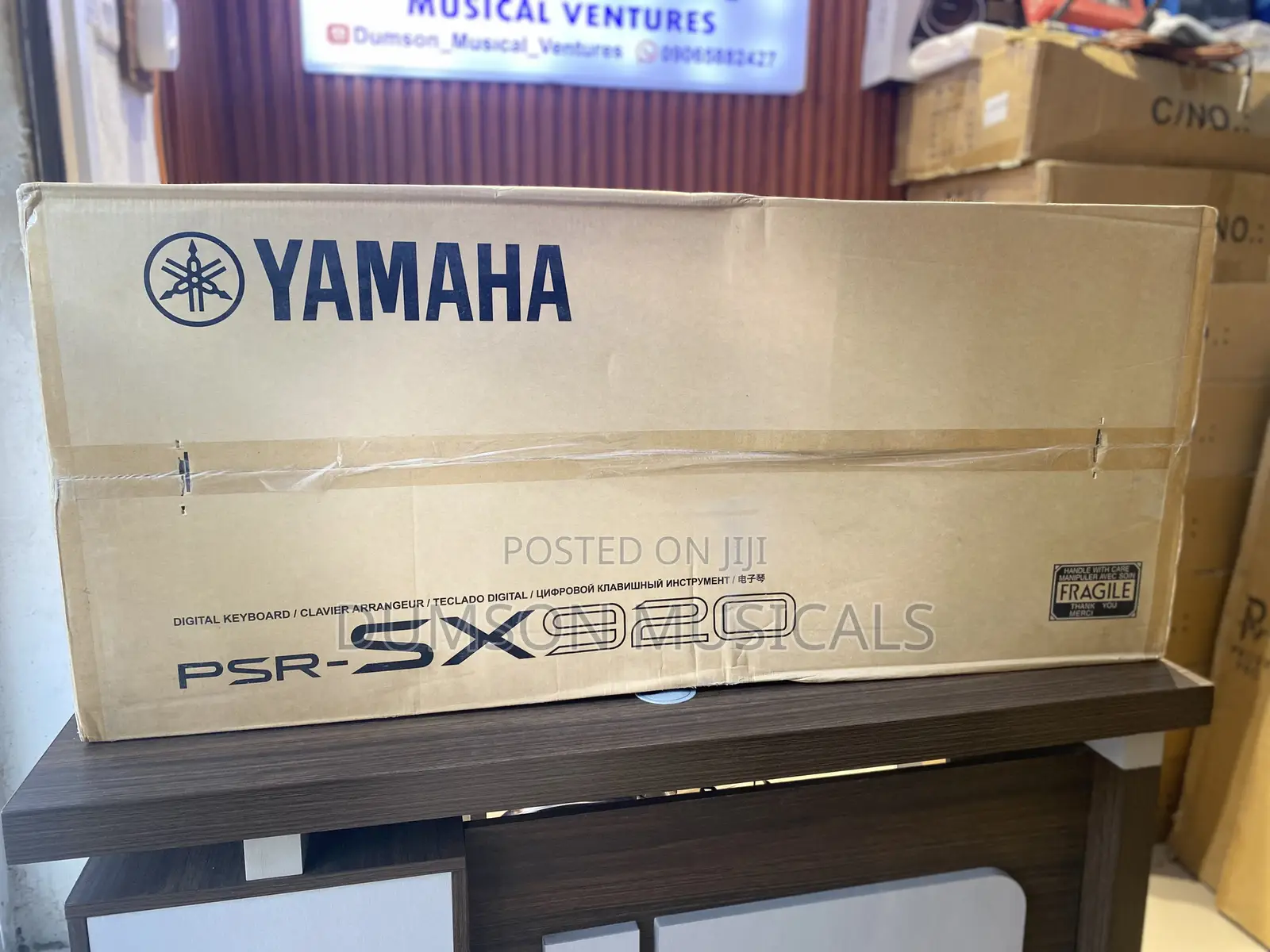 Yamaha PSR-SX920 61-Key Arranger Workstation Keyboard