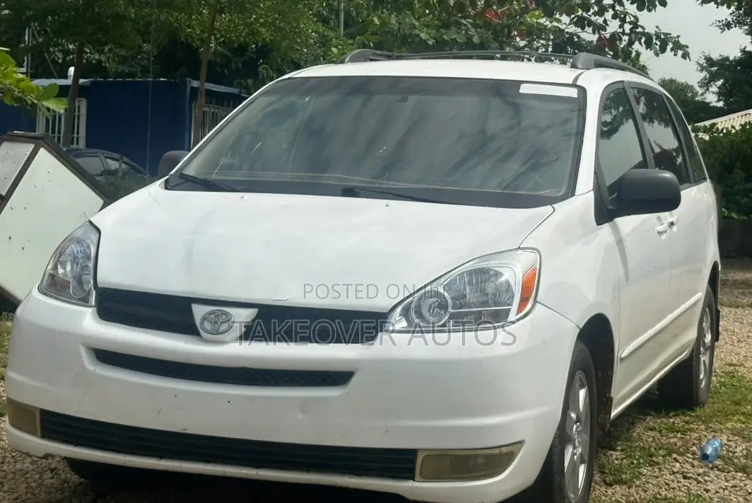 Toyota Sienna 2005 White