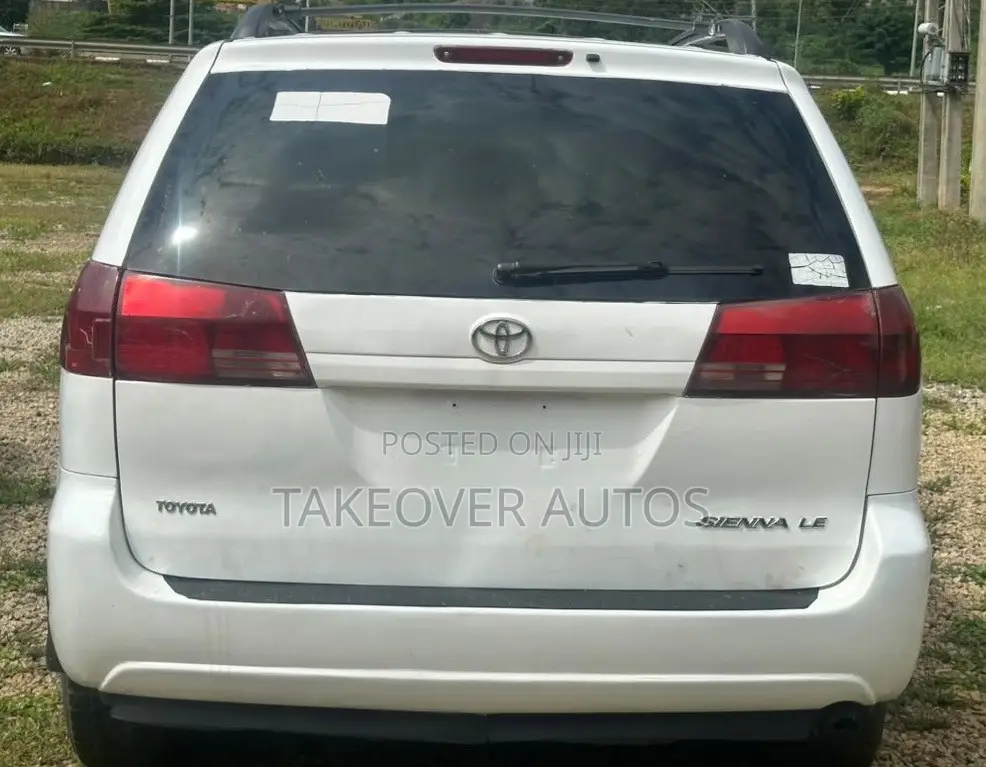 Toyota Sienna 2005 White