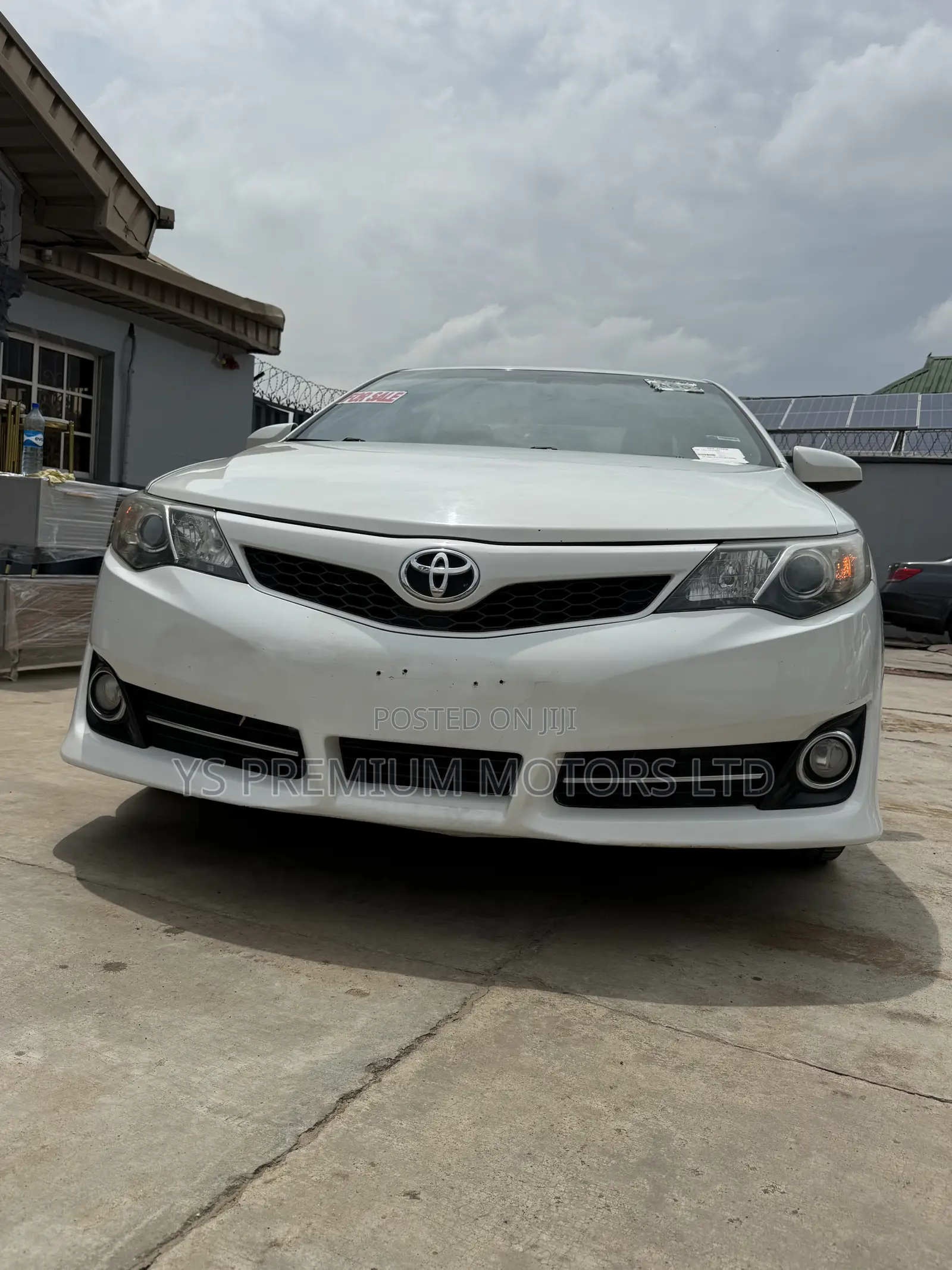 Toyota Camry SE V6 4dr Sedan (3.5L 6cyl 6A) 2012 White