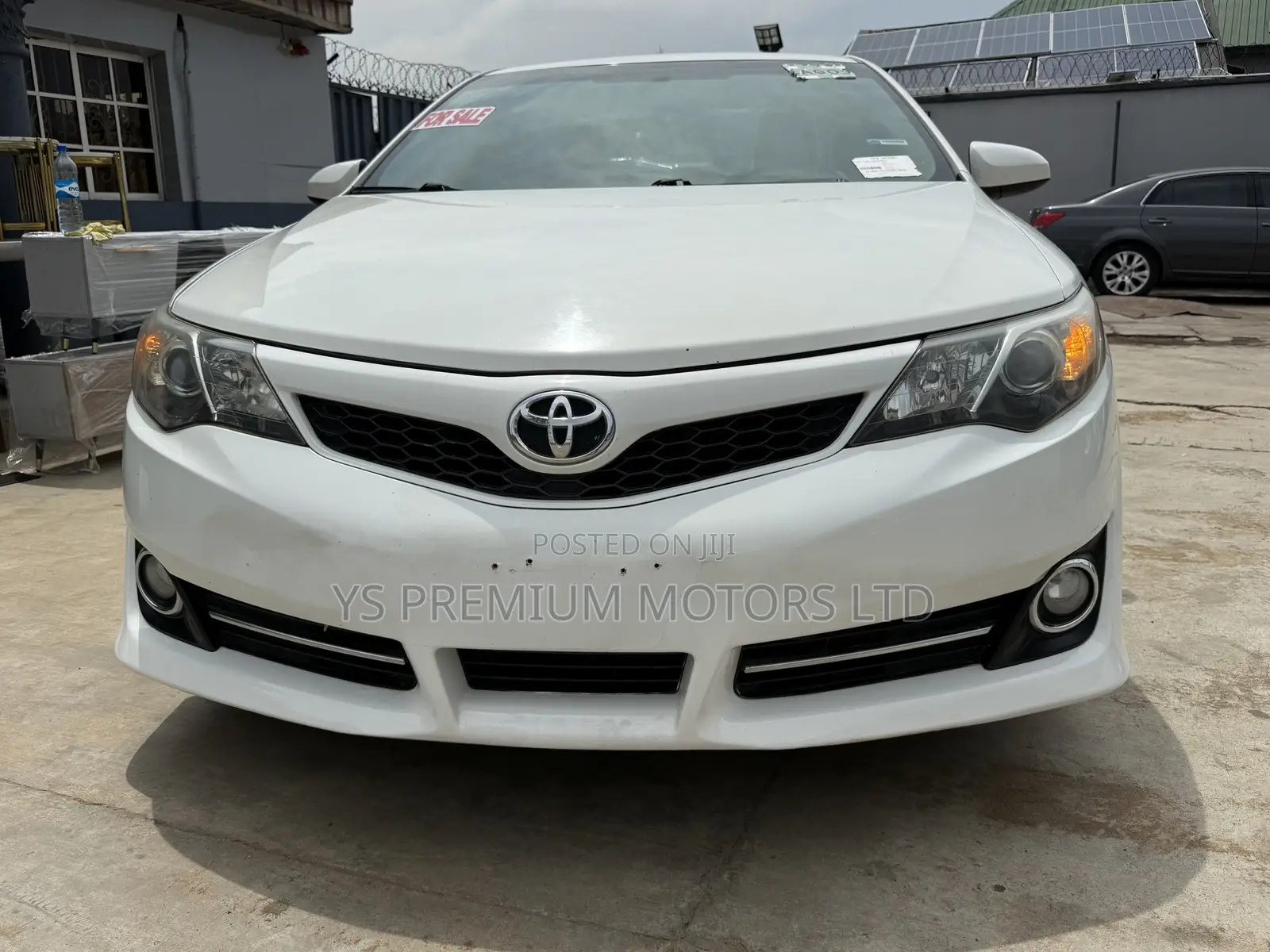 Toyota Camry SE V6 4dr Sedan (3.5L 6cyl 6A) 2012 White