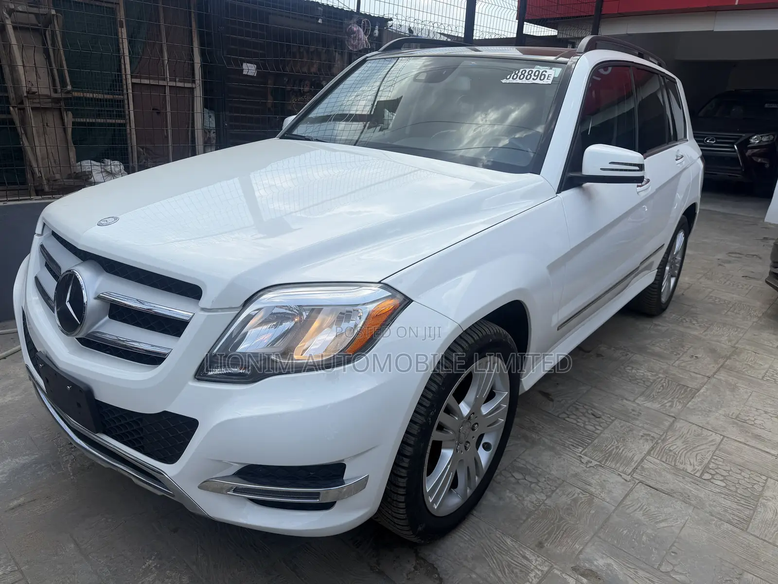 Mercedes-Benz GLK-Class Base GLK 350 4dr AWD 4MATIC (3.5L 6cyl 7A) 2015