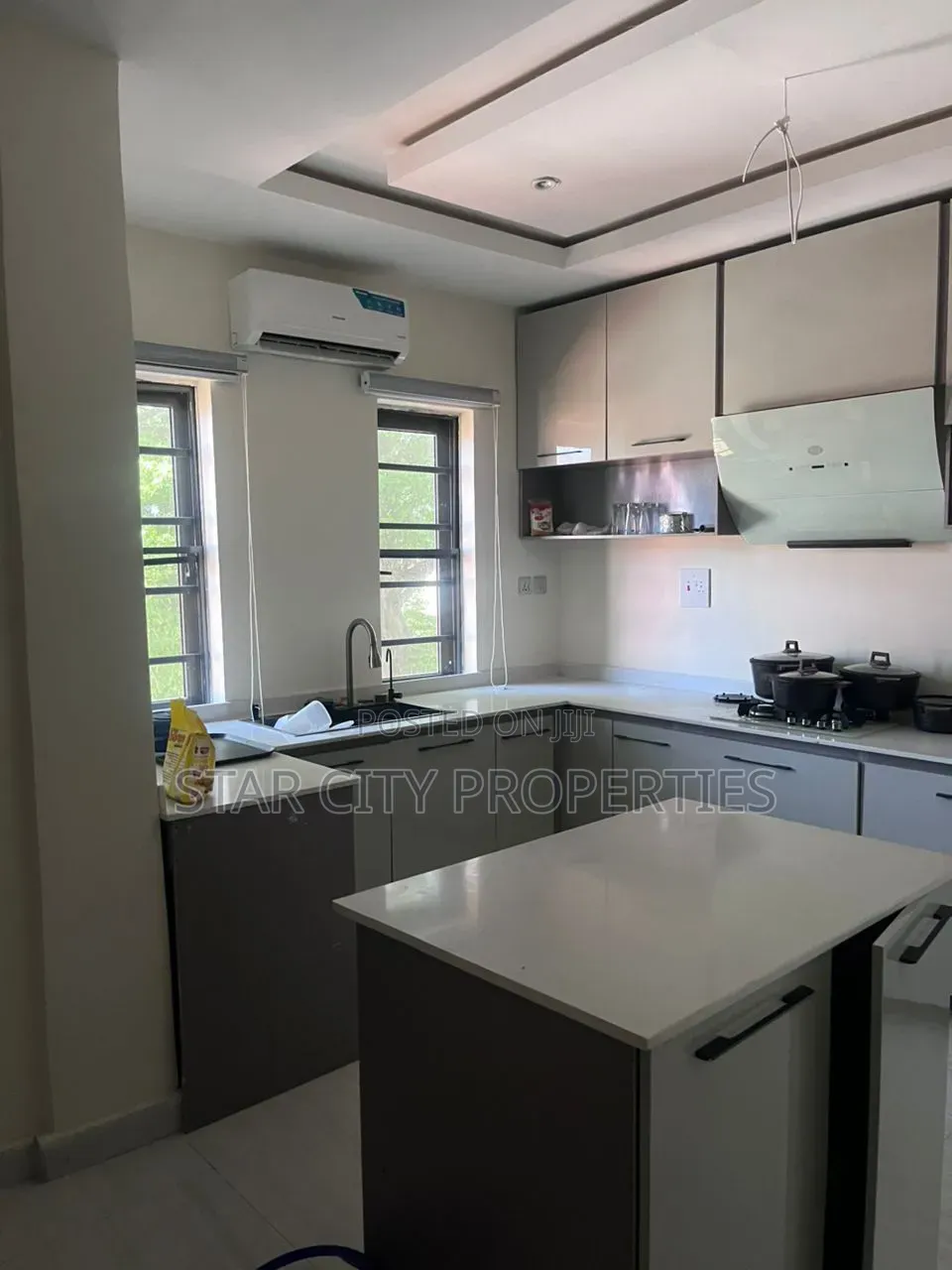 Furnished 3bdrm Apartment in Lekki Phase 1 for sale