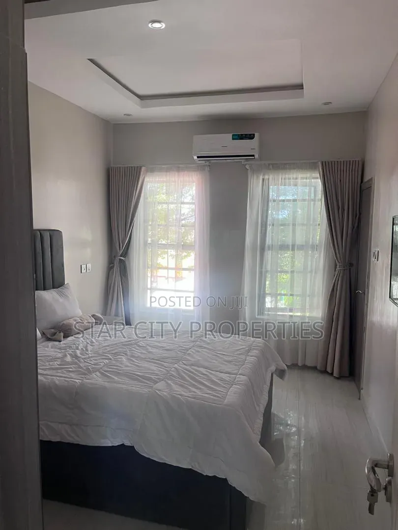 Furnished 3bdrm Apartment in Lekki Phase 1 for sale