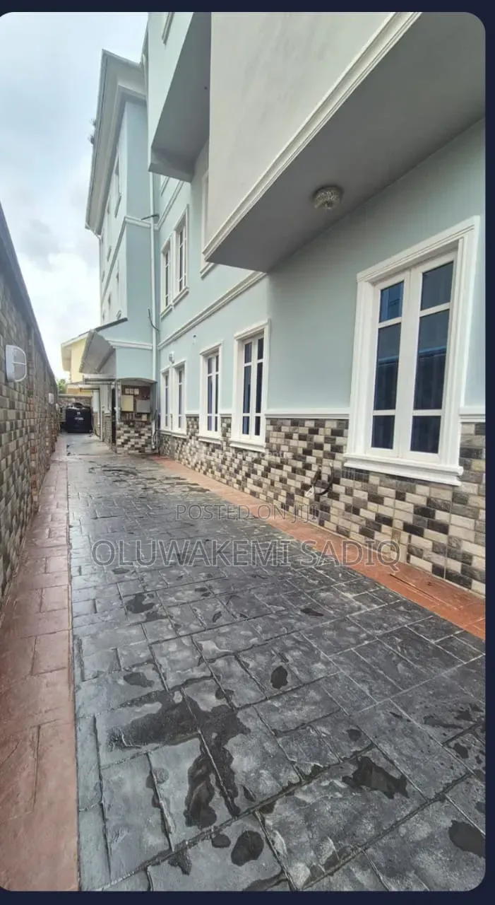 4bdrm Duplex in Ikeja Gra for rent