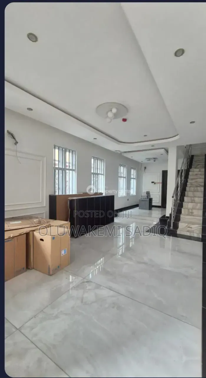 4bdrm Duplex in Ikeja Gra for rent