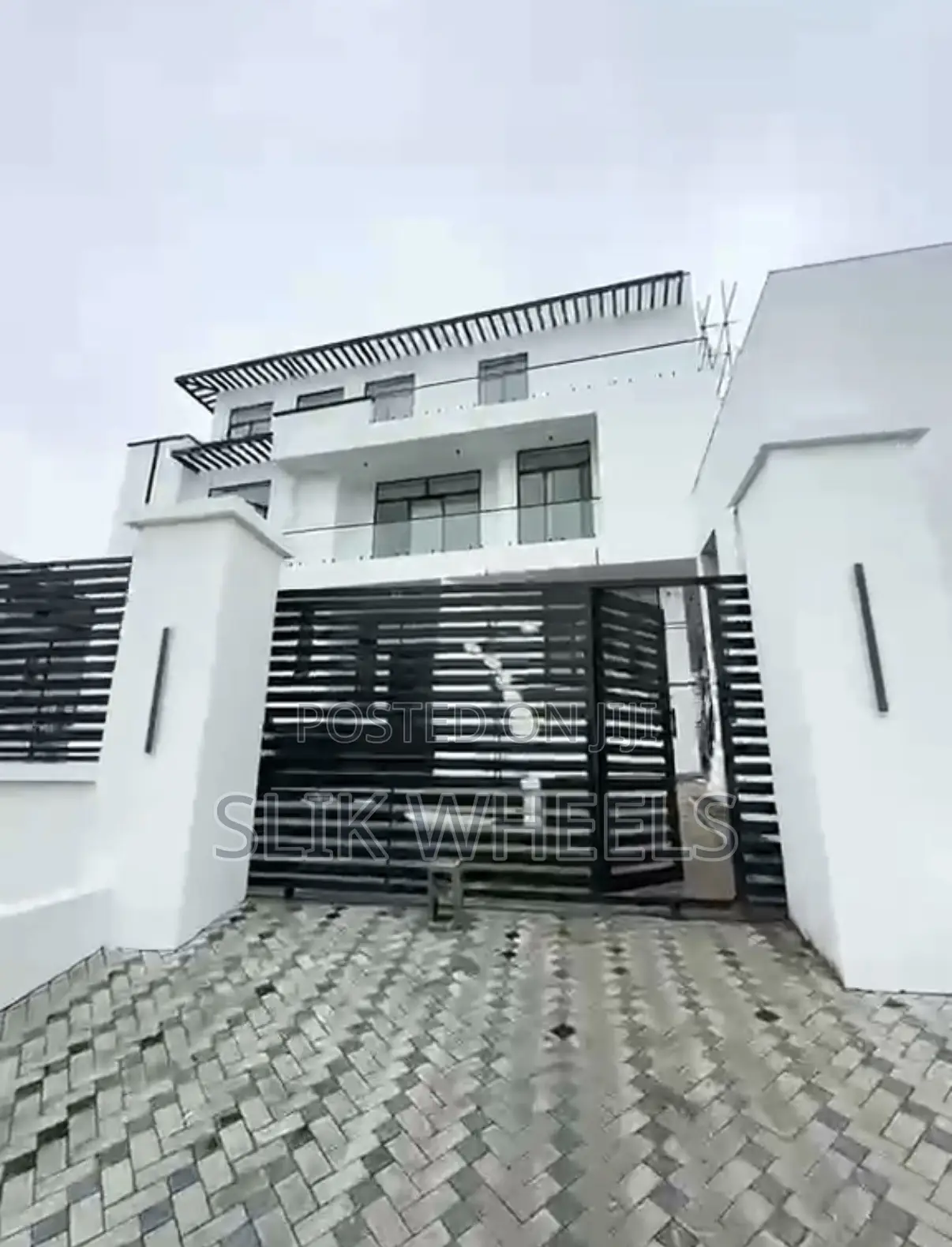 6bdrm Duplex in Guzape District for sale
