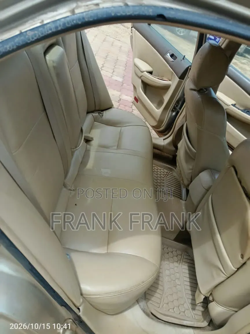 Honda Accord 2005 Gold