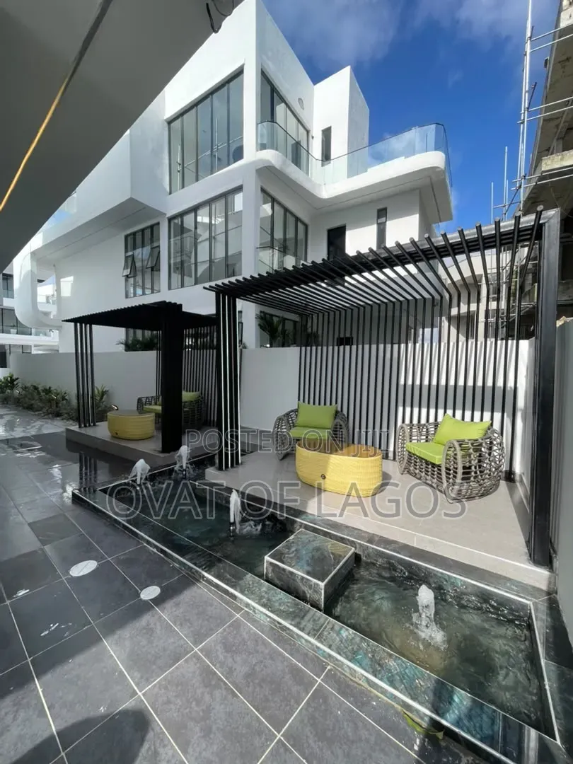 5bdrm Duplex in Osapa london for sale
