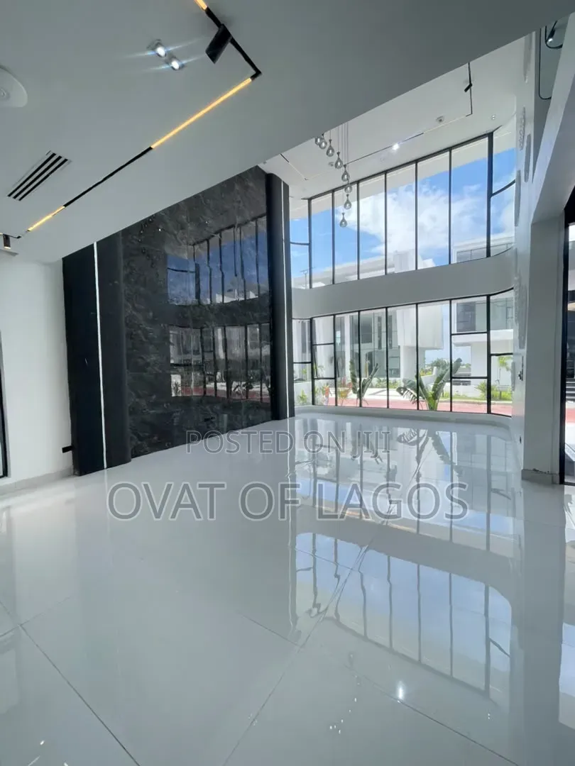 5bdrm Duplex in Osapa london for sale