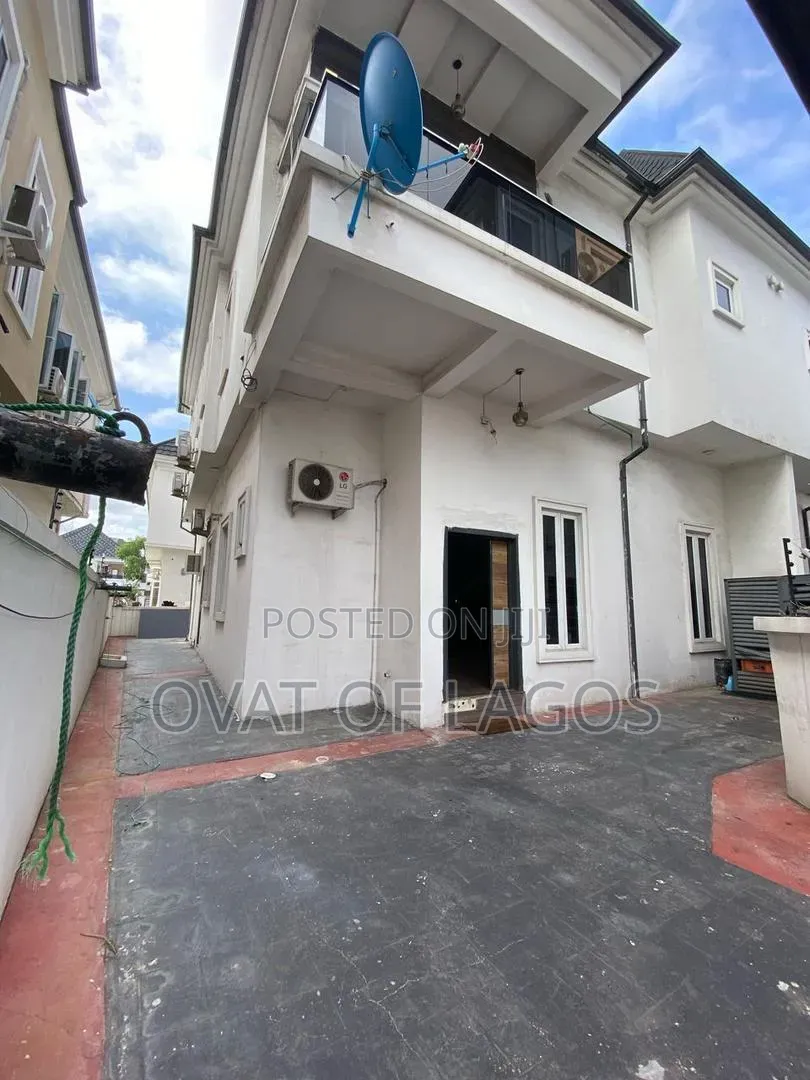 4bdrm Duplex in Chevron for rent