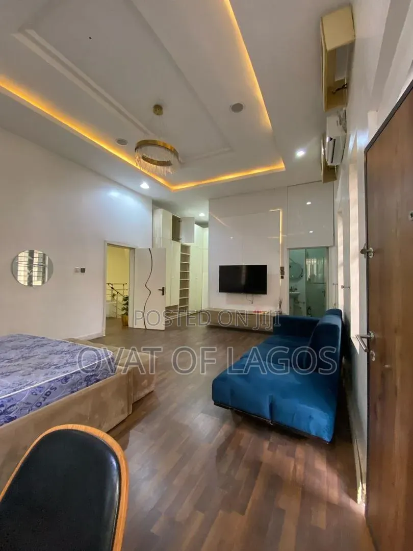 4bdrm Duplex in Chevron for rent