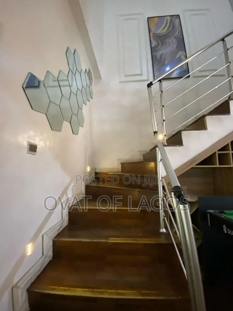 4bdrm Duplex in Chevron for rent