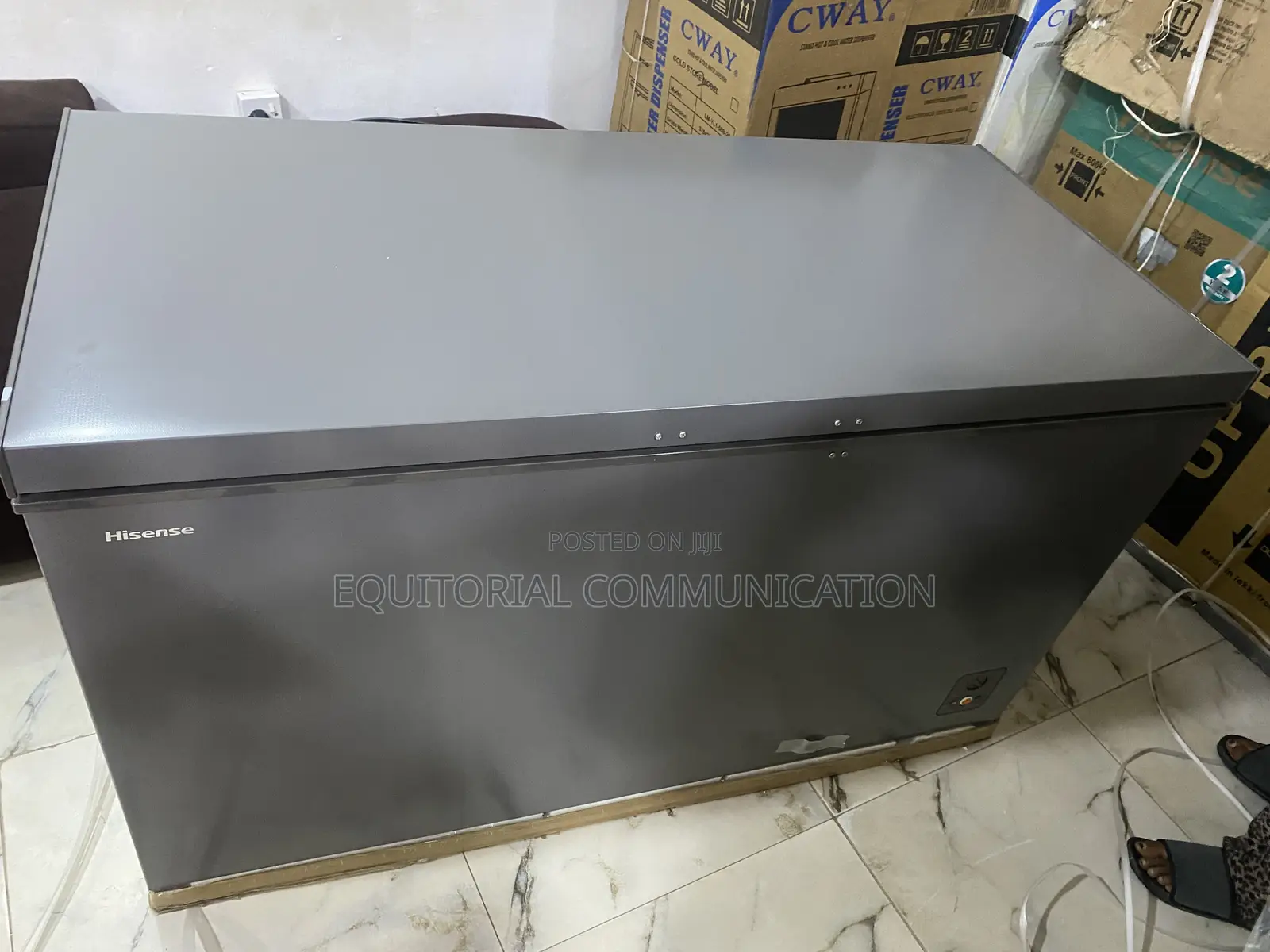 Hisense FC-55DD 420L Chest Freezer for Commercial Storage