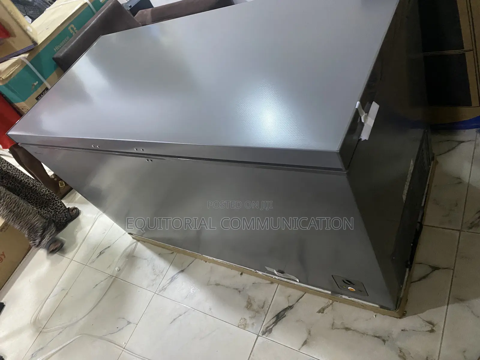 Hisense FC-55DD 420L Chest Freezer for Commercial Storage