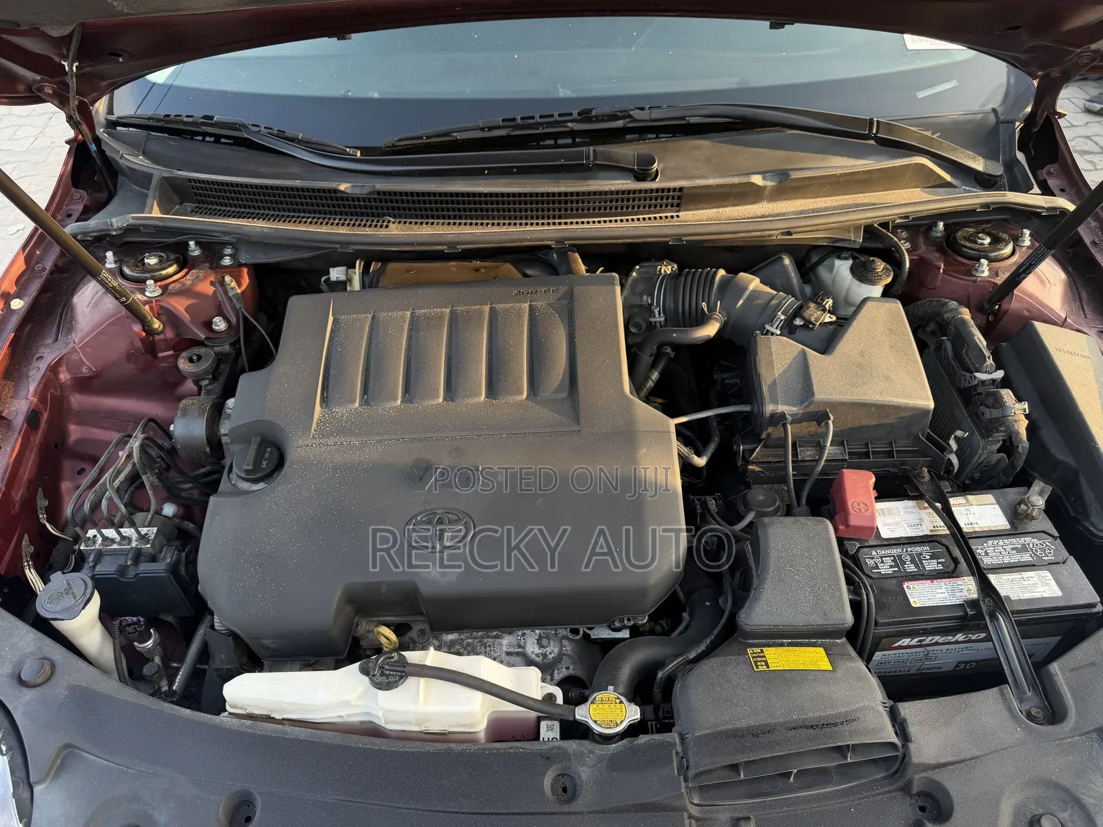 Toyota Avalon XLE Touring Sedan FWD (3.5L 6cyl 6A) 2013 Burgundy