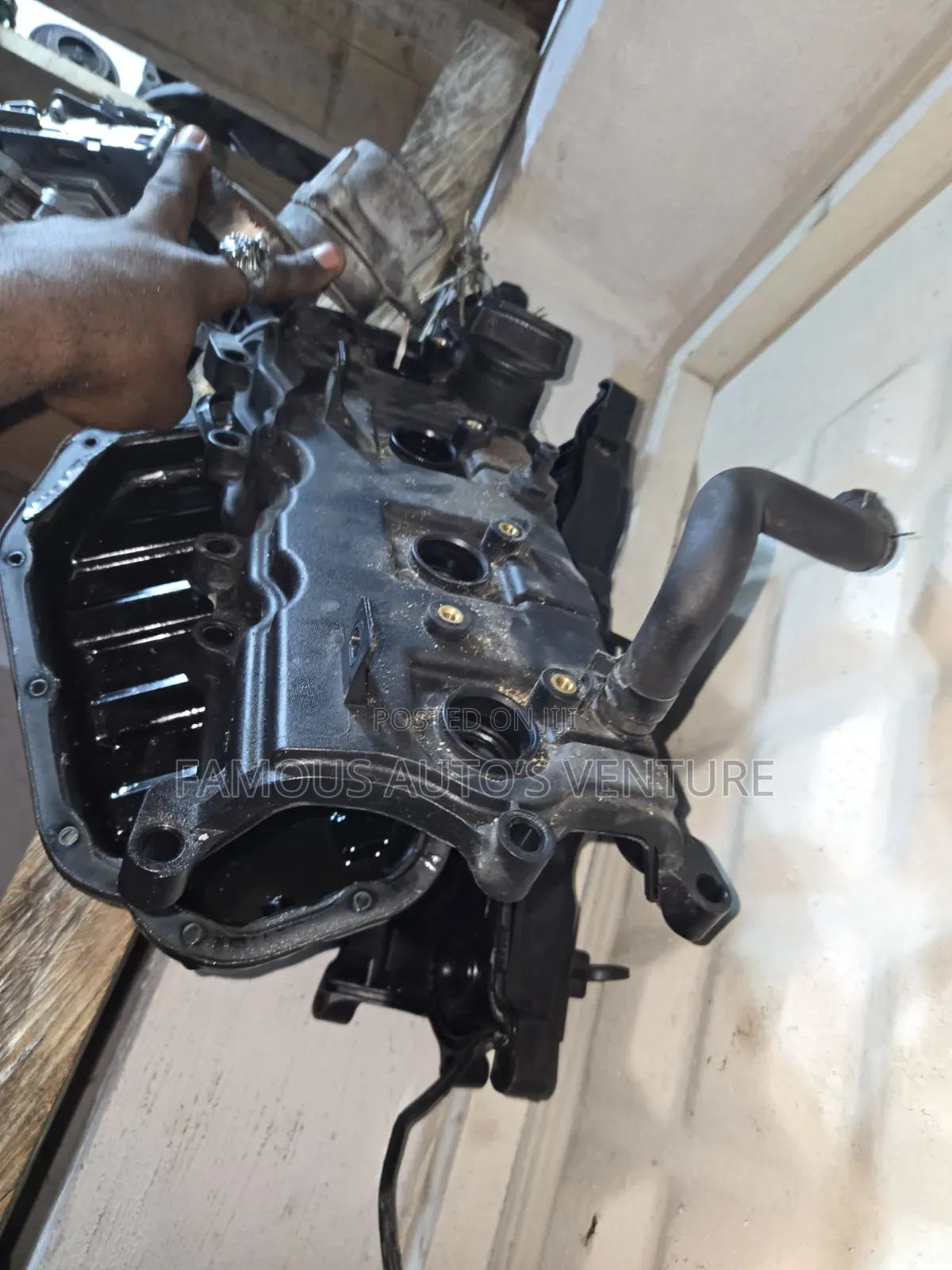 Valve Cover Nissan Rogue /X_Trail 2008