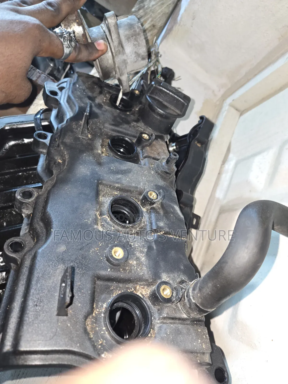 Valve Cover Nissan Rogue /X_Trail 2008