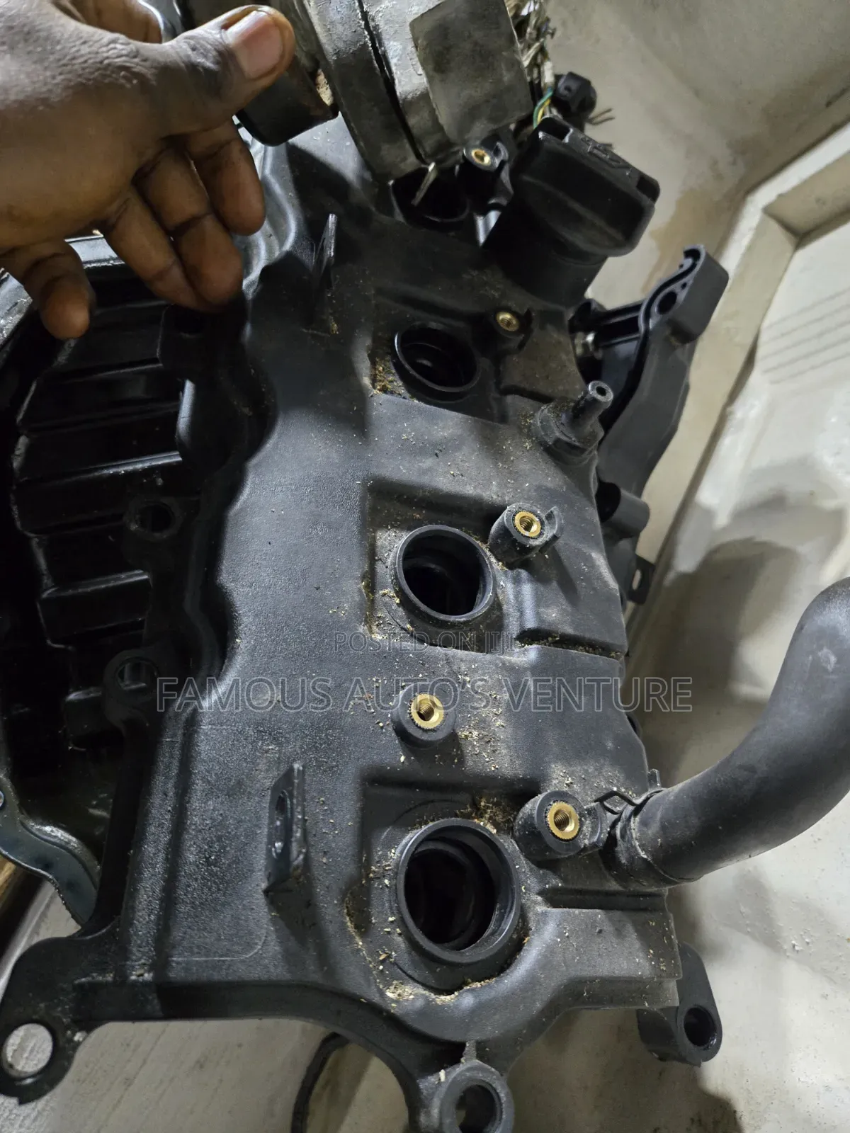 Valve Cover Nissan Rogue /X_Trail 2008