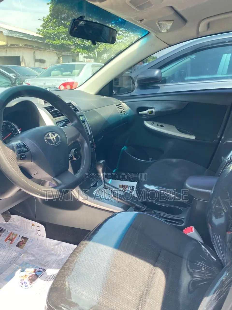 Toyota Corolla LE 4dr Sedan (1.8L 4cyl 4A) 2013 Black