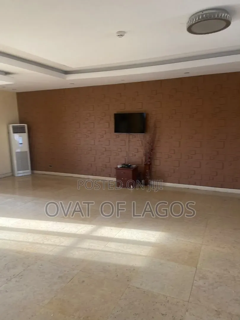 3bdrm Duplex in Ikoyi, Abacha Estate for rent